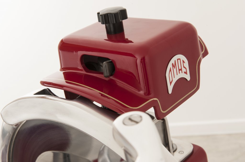 image-805816-omas-flywheel-slicer-heritage-red-detail-08.w640.jpg